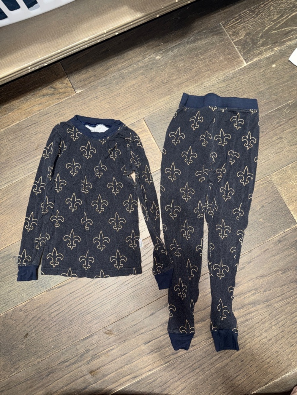 Kids Black Fleur-de-Lis Bamboo Pajama Set - Long Sleeve & Pants